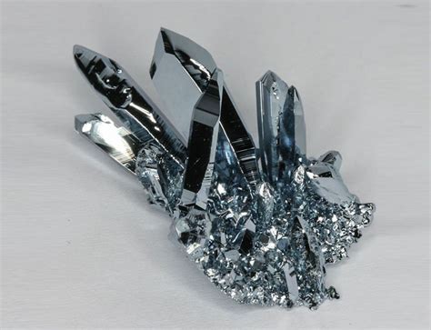  Osmium: Een Sterke Metaal Met een Mysterieuze Aantrekkingskracht?